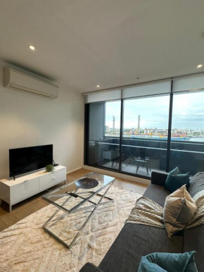 Wyndel Apartments One Bedroom Mel883Col210S
